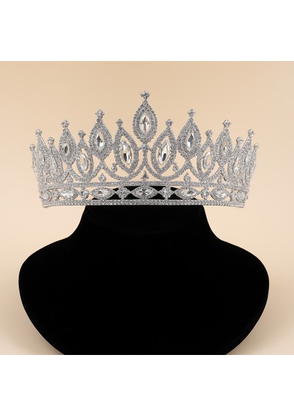 Zarafet Işıltısı Gümüş Kristal Taç