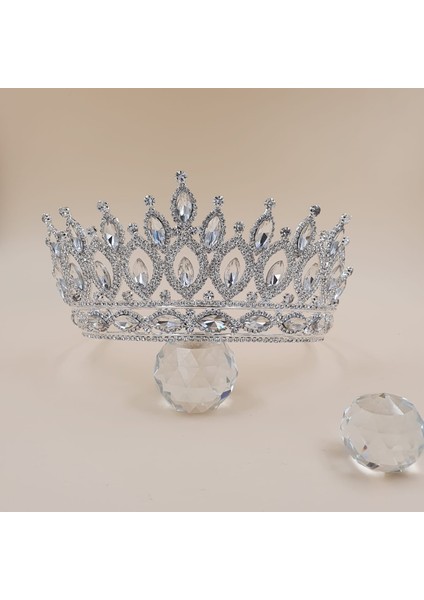 Zarafet Işıltısı Gümüş Kristal Taç modelleri