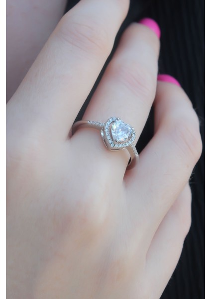 Gümüş Renk Zirkon Taşlı Kalp Model Charm Pirinç Kadın Yüzük - TJ-BYK2655 fiyatları