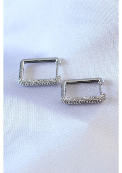 Gümüş Renk Kare Model Zirkon Taşlı Pirinç Kadın Küpe