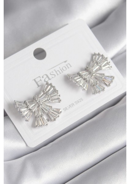 Pirinç Gümüş Renk Zirkon Taşlı Kurdele Model Kadın Küp