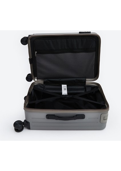 Yeni Sezon Kilit Detaylı Orta Boy Valiz modelleri