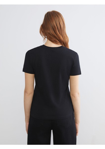 Yeni Sezon Bisiklet Yaka Atatürk Temalı Kadın Tişört fırsatları