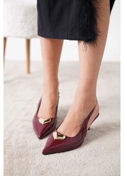 Seldy Gold Kalp Toka Detaylı Topuklu Ayakkabı