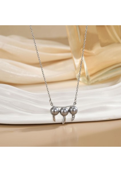 Yeni Kadın Yıldızlar ve Ay Köprücük Kemiği Zinciri Titanyum Çelik Renk Kaybetmez Çok Yönlü Kişilik Tasarım Duygusu Boyun Zinciri Hafif Lüks Stil (Yurt Dışından)