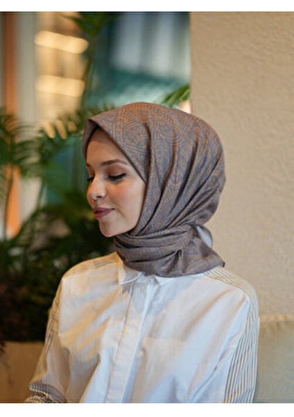 Çini Desen Soft Eşarp Pamuklu Kolay Şekil Alan 90x90 cm Kadın Aksesuarı fiyatları