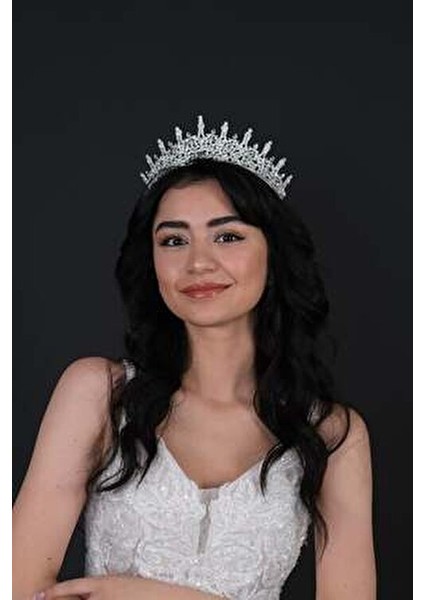 Hayalperest Gümüş Taşlı Gelin Tacı Kadınlar İçin Zarif Tasarım Modern Aksesuar