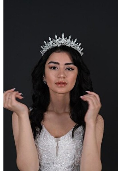 Hayalperest Gümüş Taşlı Gelin Tacı Kadınlar İçin Zarif Tasarım Modern Aksesuar