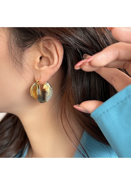 ADORE-A-472 Altın Avrupa Tarzı Çizgili Kadın Küpeleri (Yurt Dışından) fiyatları