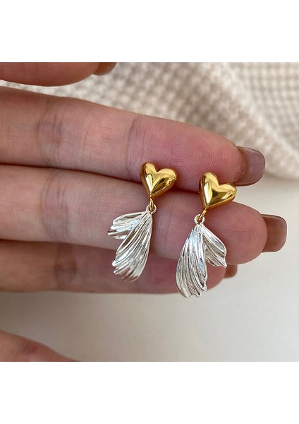 ADORE-A-566 Altın Asimetrik Kanatlı Kalp Küpe (Yurt Dışından) fiyatları