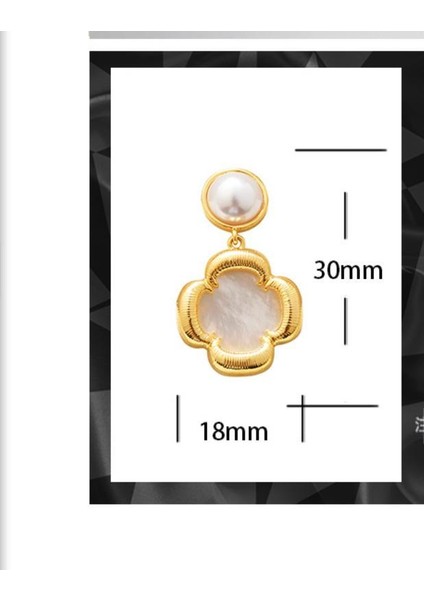 ADORE-R0547 Altın Yonca Çiçeği Işlemeli Kabuk Fırçalanmış Küpe (Yurt Dışından) fiyatları