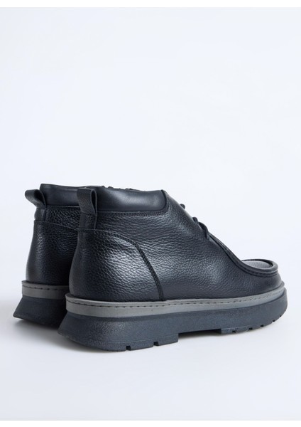 Siyah Erkek Bot Verı modelleri