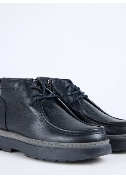 Siyah Erkek Bot Verı indirimleri