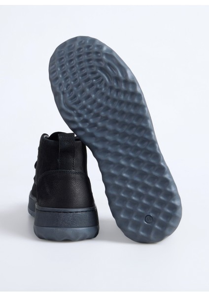 Siyah Erkek Bot Odal fırsatları