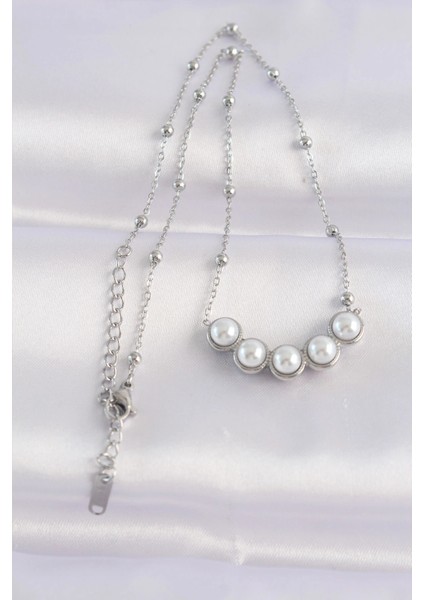 316L Çelik Zincir Gümüş Renk Sıralı Inci Taşlı Kolye fiyatları