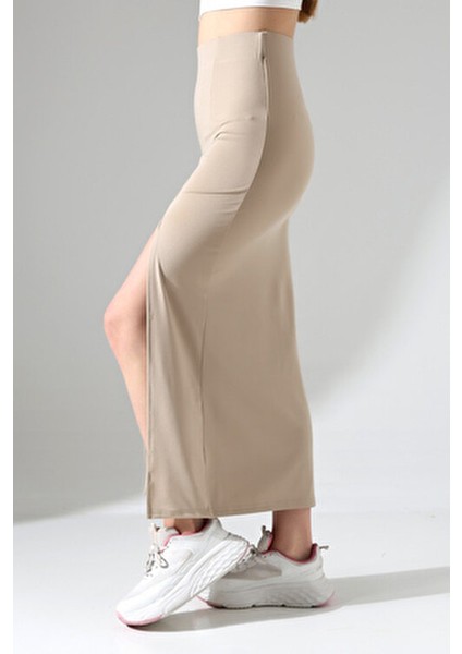 Uzun Yırtmaçlı Etek Dalgıç Kumaş 92 cm Bej Renkle Şık ve Rahat Kullanım