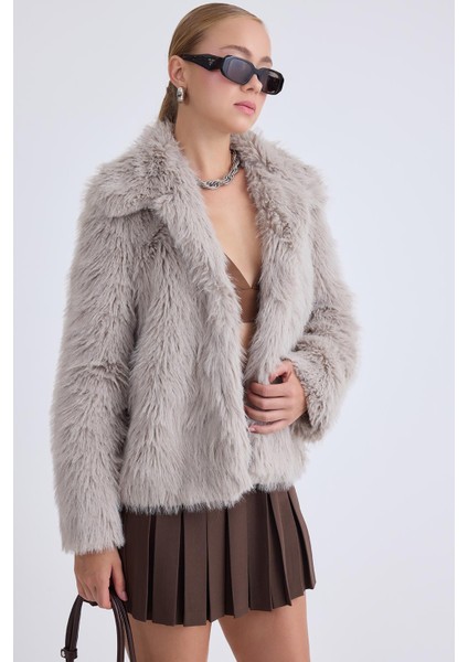 Kısa Peluş Ceket