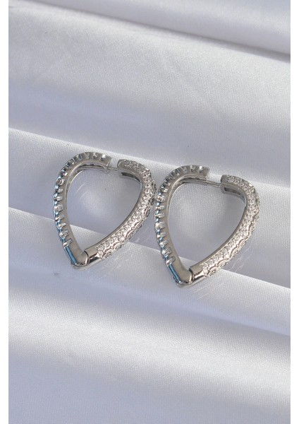 Pirinç Gümüş Renk Zirkon Taşlı Motifli Kalp Küpe fiyatları