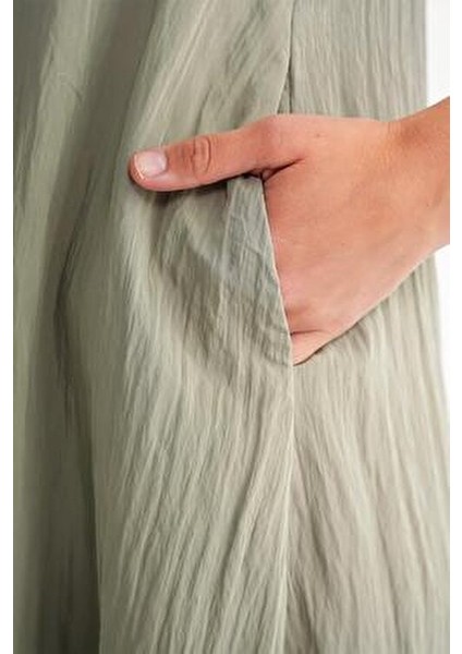 Kadın V Yaka Midi Elbise Klasik Stil Kolsuz Ön Pileli Çağla Renk