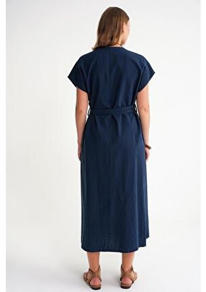 Kadın Denim Elbise V Yaka Düğme Detaylı Keten Midi Klasik Stil Lacivert