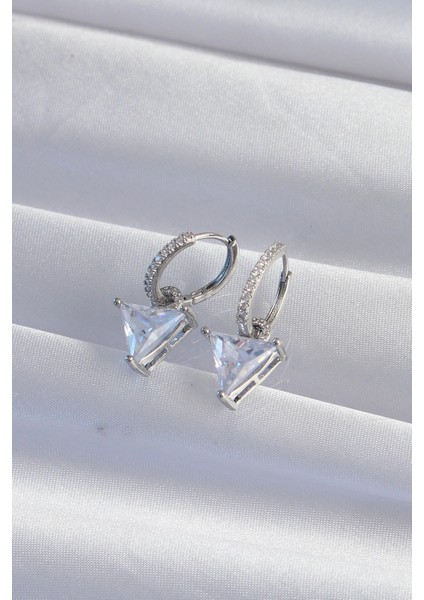 Pirinç Gümüş Renk Üçgen Zirkon Taşlı Sallantılı Halka Küpe fiyatları