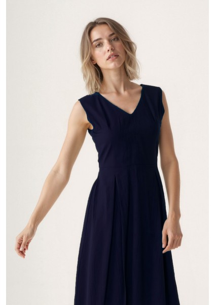 V Yaka Kuşaklı Krinkıl Kumaş Midi Elbise fiyatları