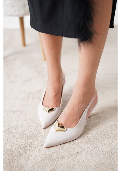 Seldy Gold Kalp Toka Detaylı Topuklu Ayakkabı