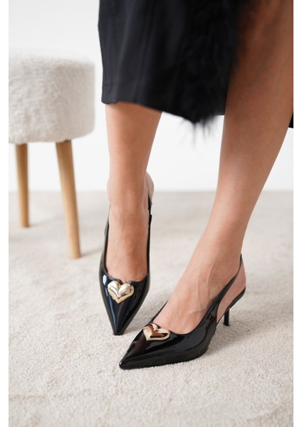Seldy Gold Kalp Toka Detaylı Topuklu Ayakkabı