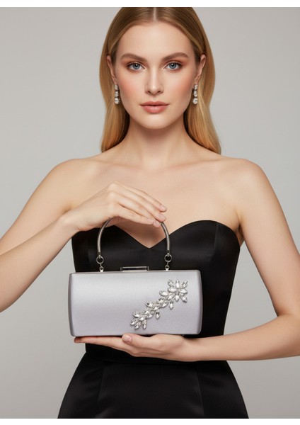 Gümüş Gri Kristal Taşlı Saten Abiye Çanta, Metal Saplı Şıklık
