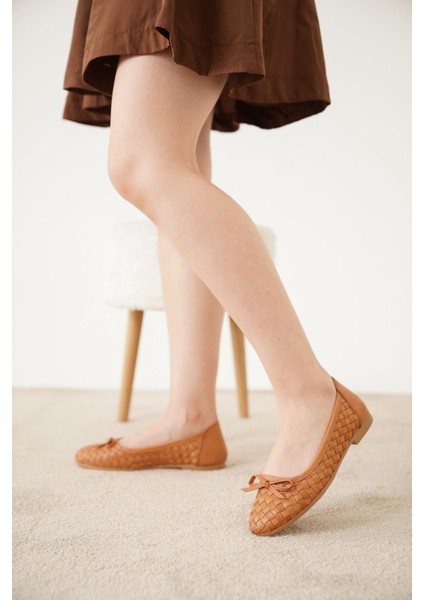 Twis Kadın Örgü Detaylı Fiyonklu Deri Babet fiyatları