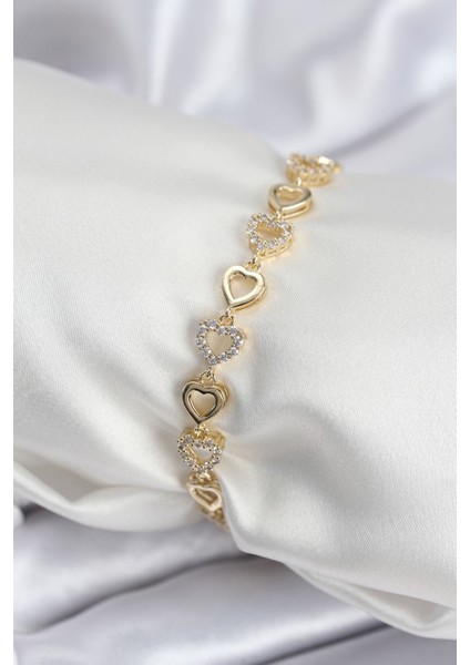 Pirinç Vıp Seri Gold Renk Sıralı Kalp Model Kadın Bileklik - TJ-BB7935 indirimleri
