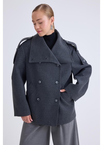 Apolet Detaylı Kısa Kaşe Kaban