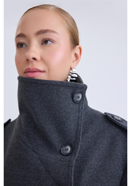 Apolet Detaylı Kısa Kaşe Kaban modelleri