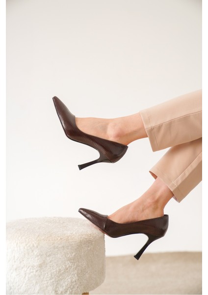 Bej E Siyah Rugan Stiletto modelleri