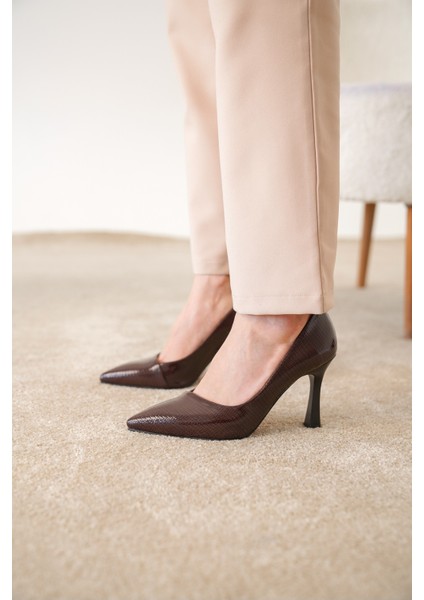 Bej E Siyah Rugan Stiletto fırsatları