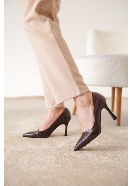 Bej E Siyah Rugan Stiletto