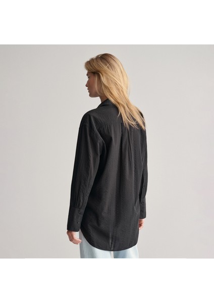 Kadın Siyah Relaxed Fit Klasik Yaka Gömlek modelleri