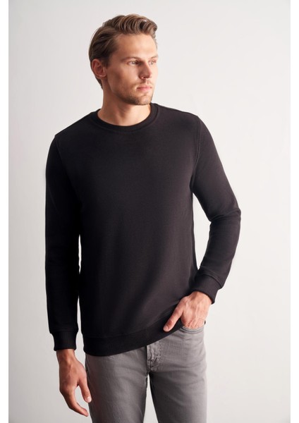 Siyah Uzun Kol Bisiklet Yaka Düz Pamuklu Comfort Fit Sweatshirt 1013255150