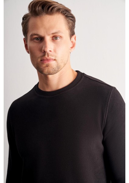 Siyah Uzun Kol Bisiklet Yaka Düz Pamuklu Comfort Fit Sweatshirt 1013255150
