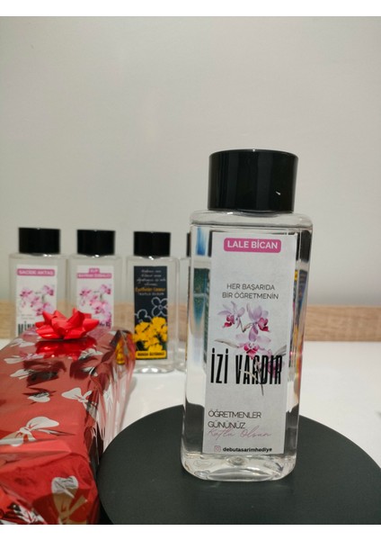 Öğretmenler Günü Hediyesi – Isme Özel 200 ml Hediyelik Kolonya (Özel Hediye Kutulu) Izi Vardır Model