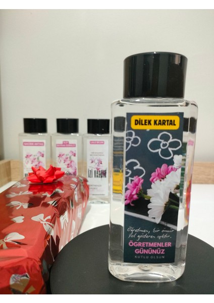 Öğretmenler Günü Hediyesi – Isme Özel 200 ml Hediyelik Kolonya (Özel Hediye Kutulu) Beyaz Pembe Çiçek Model