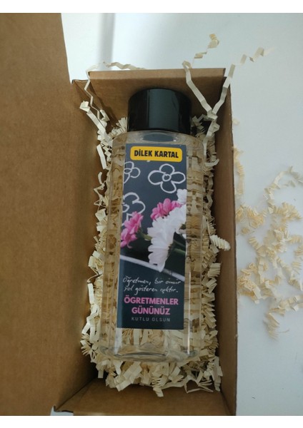 Öğretmenler Günü Hediyesi – Isme Özel 200 ml Hediyelik Kolonya (Özel Hediye Kutulu) Beyaz Pembe Çiçek Model fiyatları