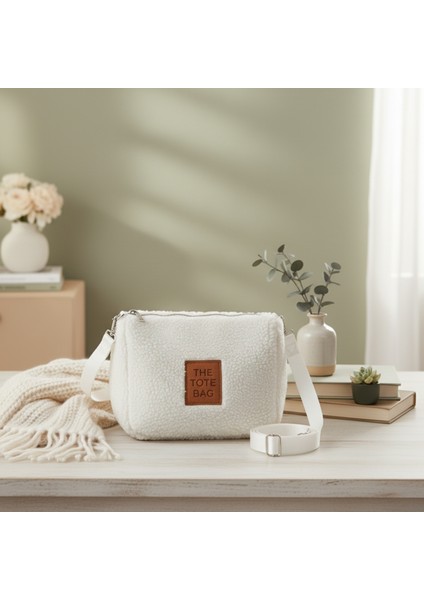 Teddy Kumaş Omuz Çantası Beyaz fırsatları