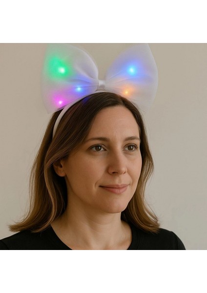 Rengarenk LED Işıklı Fiyonk Şekilli Tül Parti Tacı Beyaz Renk 25X25 cm fiyatları