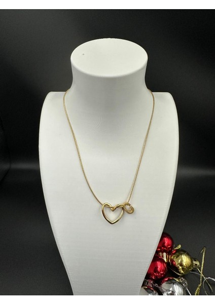 Altın Renk Kalp ve C Harfi Detaylı Çelik Kolye