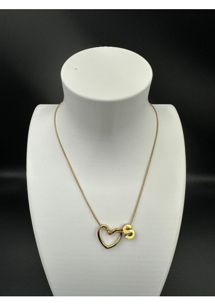 Altın Renk Kalp ve S Harfi Detaylı Çelik Kolye