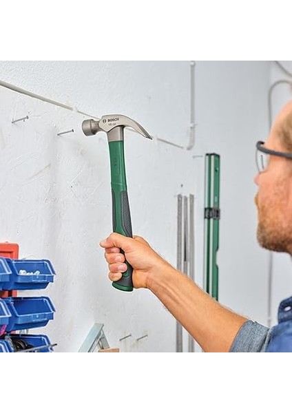 Tırnaklı Çekiç 450 G (Ekstra Büyük Darbe Yüzeyi; Sağlam Karbon Çelik; V Şeklinde Pençe; Cam Elyaf Çekirdekli Rahat Yumuşak Sap; Düşük Titreşim) indirimleri