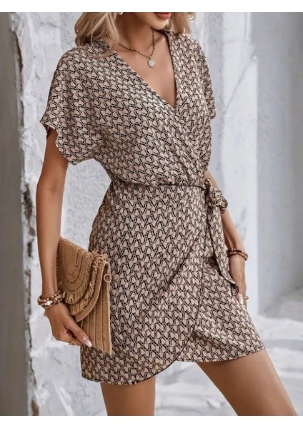 Kadın Kısa Yarasa Kollu Önden Kruvaze Yaka Detaylı Önden Bağlamalı Desenli Süprem Elbise fiyatları