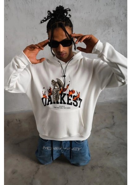 Erkek Oversize Kapüşonlu Sweatshirt – Beyaz Renk Üç Iplik Içi Pamuklu Kanguru Cepli Baskıl