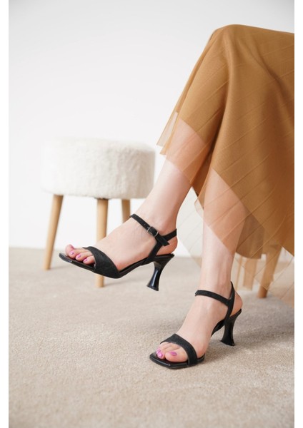 Melotti Toka Detaylı Kadın Topuklu Ayakkabı modelleri